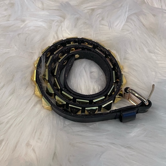 Linea Pelle Collection Size XS Black Leather Skinny Belt W/ Gold Studs - Picture 3 of 12